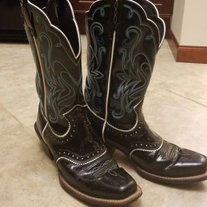 Ariat cowgirl boots